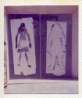 Primer Siluetazo, dos siluetas femeninas sobre muro urbano.