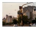 Intervención señalética urbana de la calle "Chile". Dice: "Chile libre. Fuera Pinochet"- 